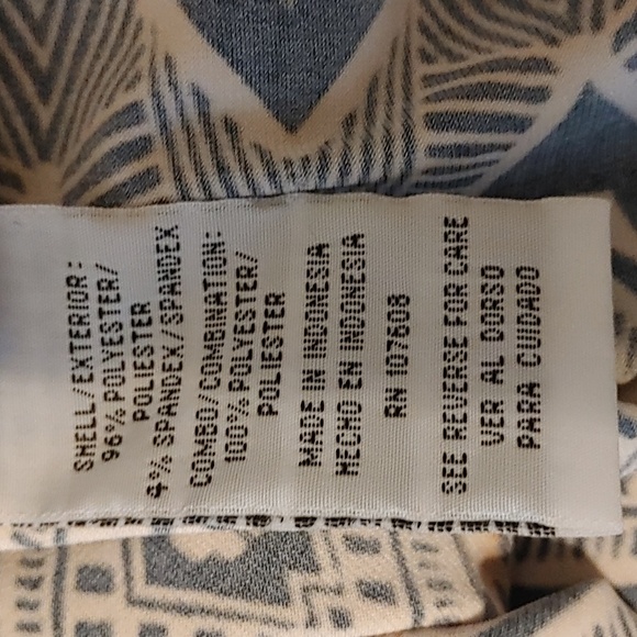 R&K Multicolor Chevron Dress Women's 24 Wide Cold Shoulder Lightweight Events - Picture 6 of 7